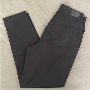 Levi's High-Waisted Mom Jeans
Tapered Leg Black